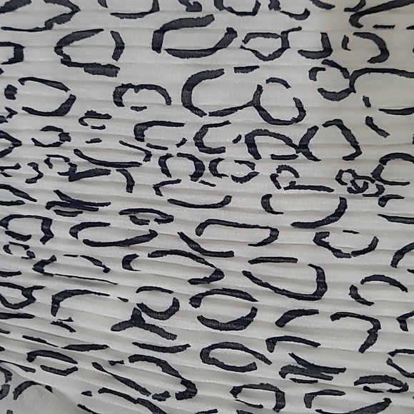 Nine West Black & White Abstract Polka-dot Pleated Blouse size XL - Picture 4 of 9